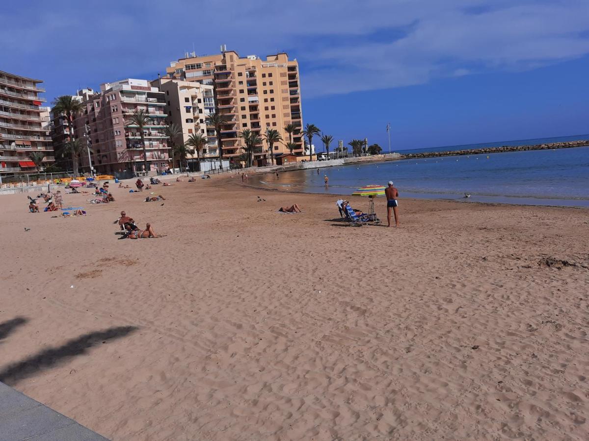 Moderno Apartamento Familiar Junto Al Mar - Conejito Apartman Torrevieja Kültér fotó