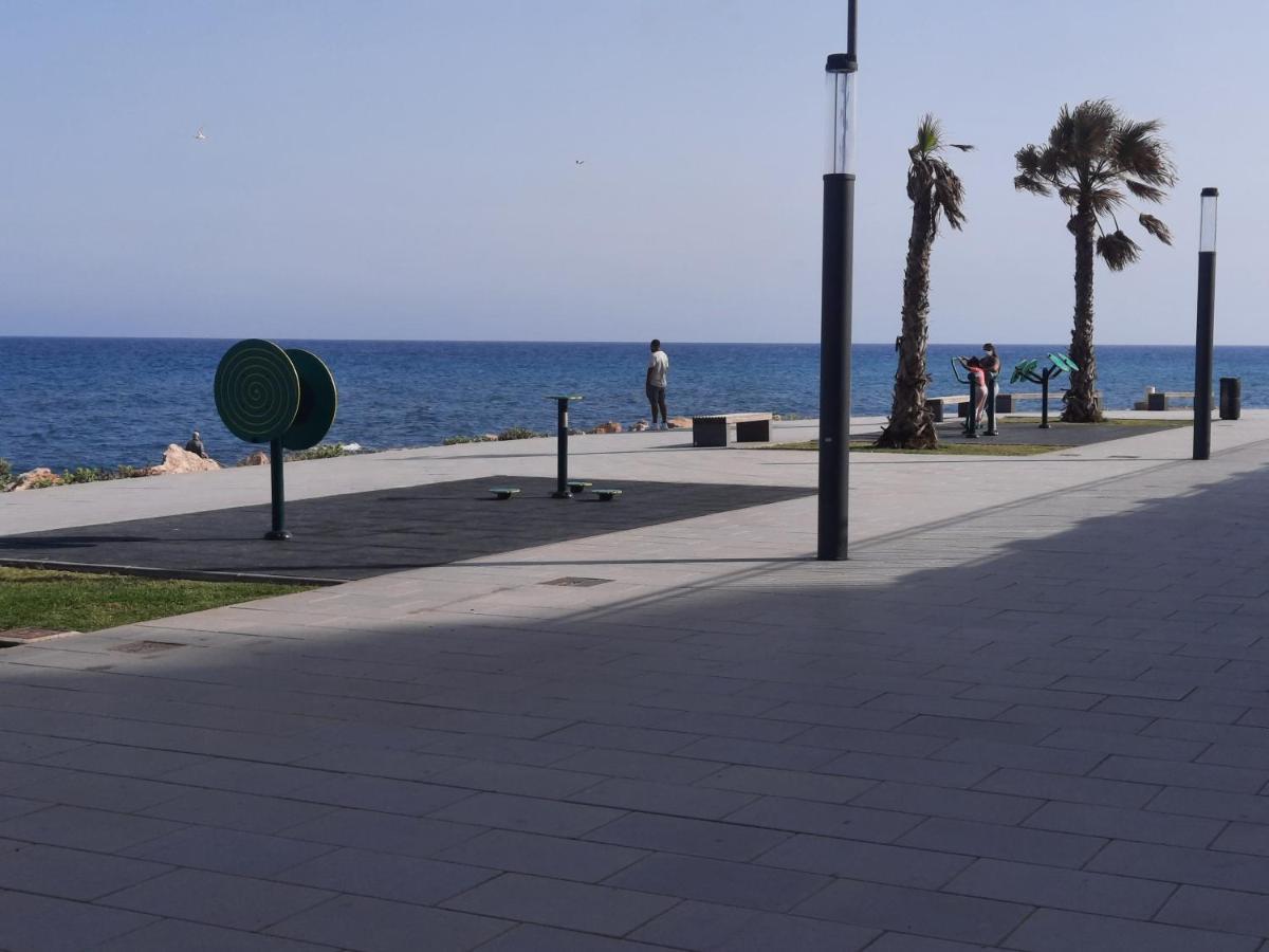 Moderno Apartamento Familiar Junto Al Mar - Conejito Apartman Torrevieja Kültér fotó