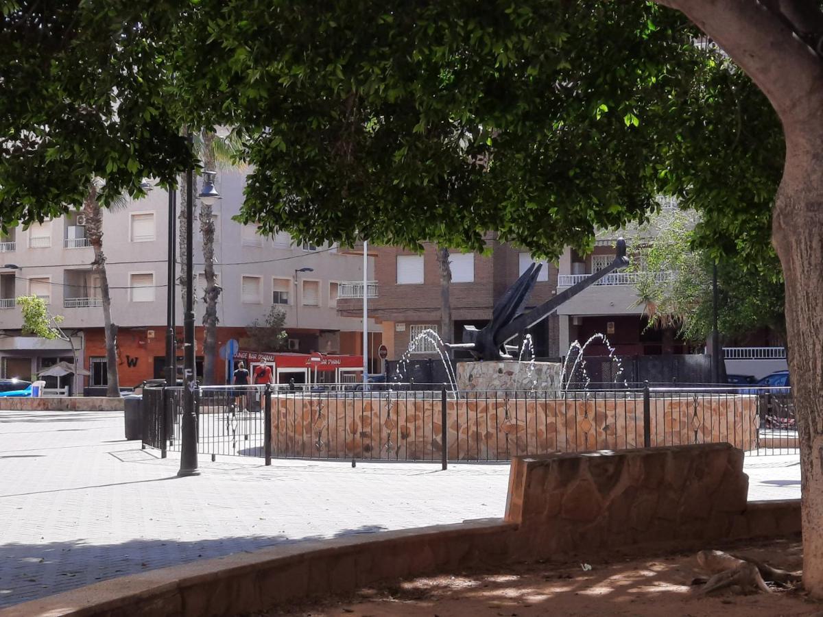 Moderno Apartamento Familiar Junto Al Mar - Conejito Apartman Torrevieja Kültér fotó