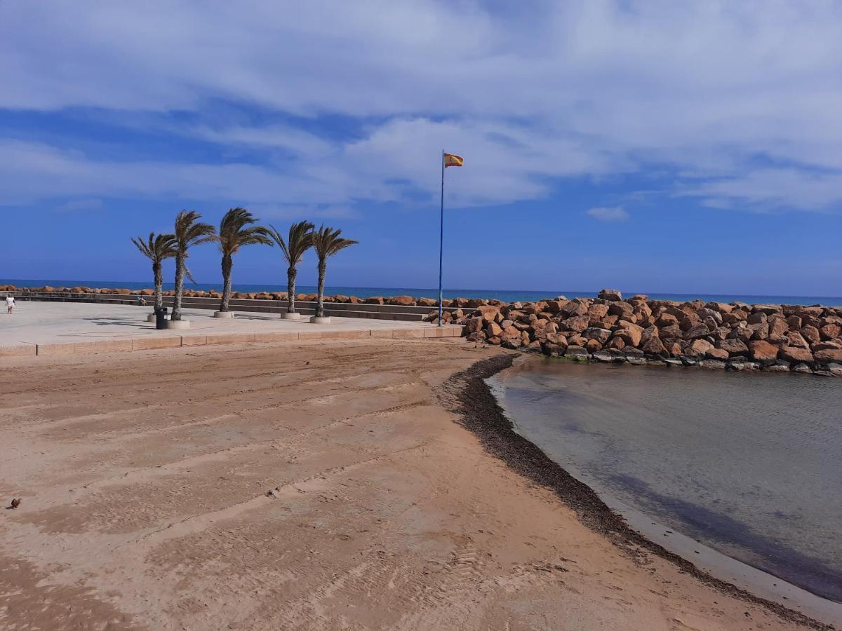 Moderno Apartamento Familiar Junto Al Mar - Conejito Apartman Torrevieja Kültér fotó