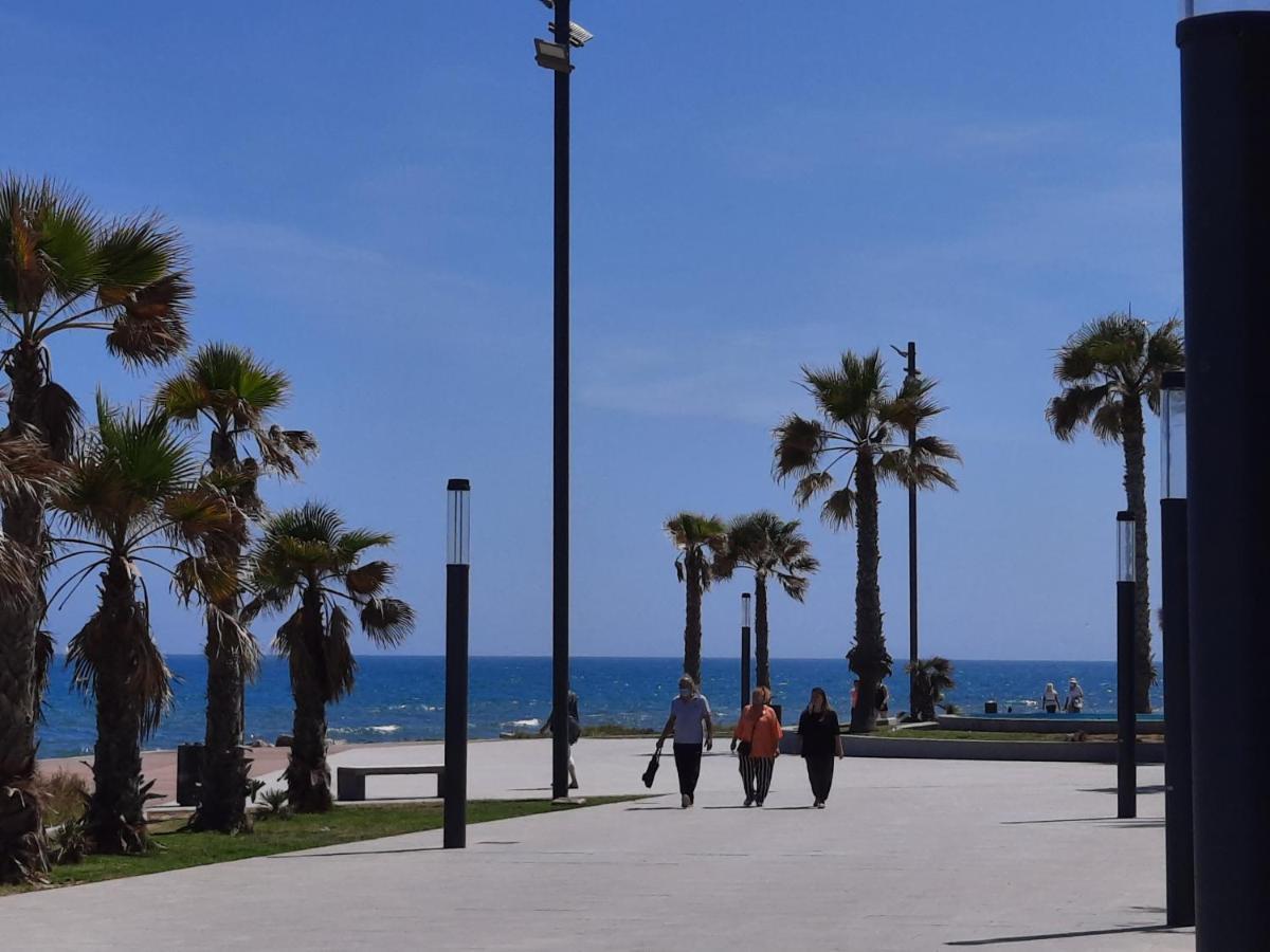 Moderno Apartamento Familiar Junto Al Mar - Conejito Apartman Torrevieja Kültér fotó