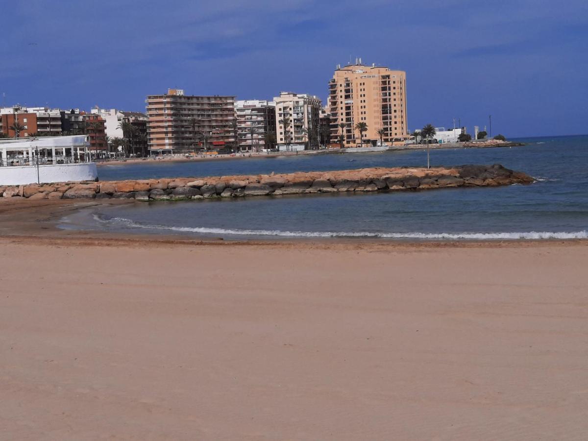 Moderno Apartamento Familiar Junto Al Mar - Conejito Apartman Torrevieja Kültér fotó