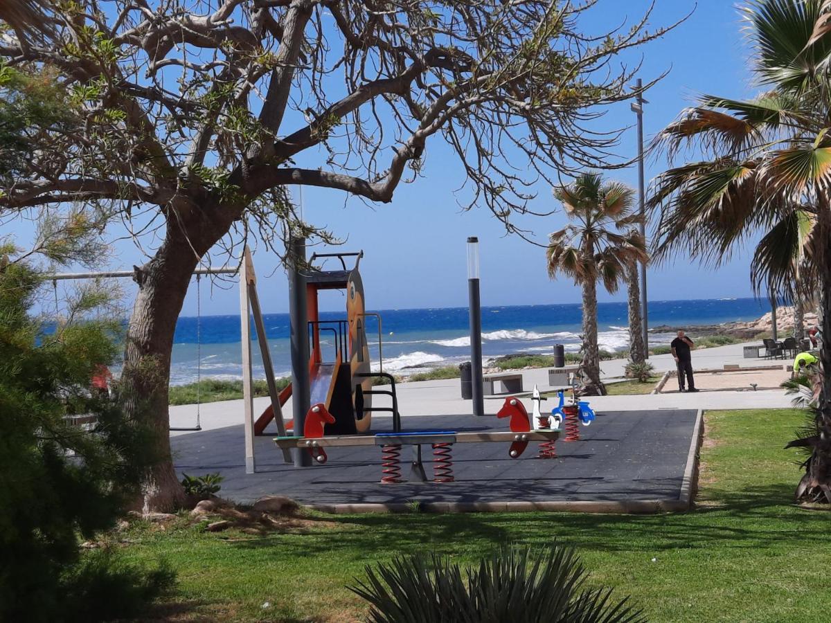 Moderno Apartamento Familiar Junto Al Mar - Conejito Apartman Torrevieja Kültér fotó