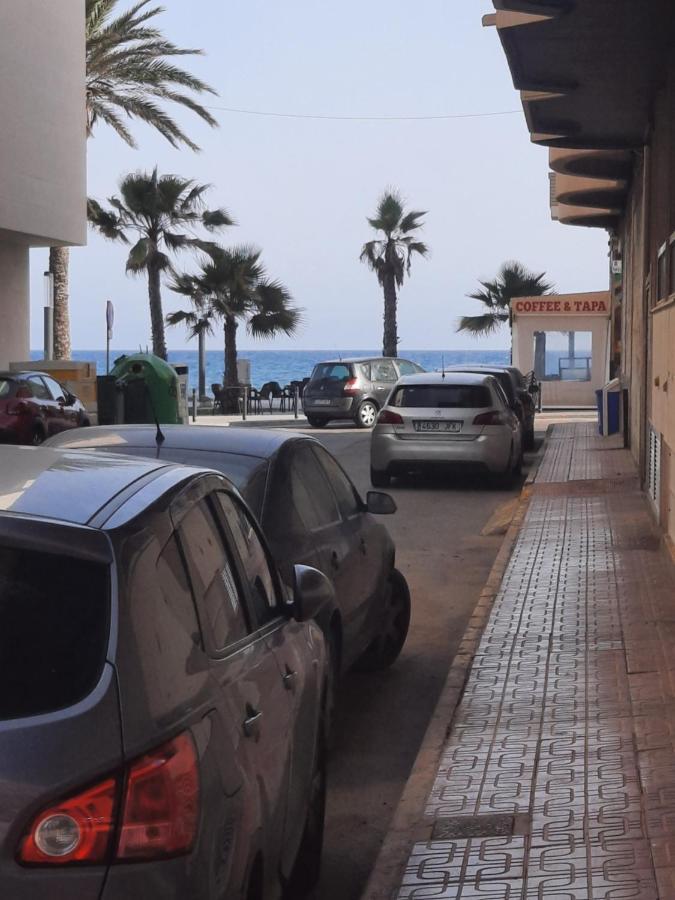Moderno Apartamento Familiar Junto Al Mar - Conejito Apartman Torrevieja Kültér fotó