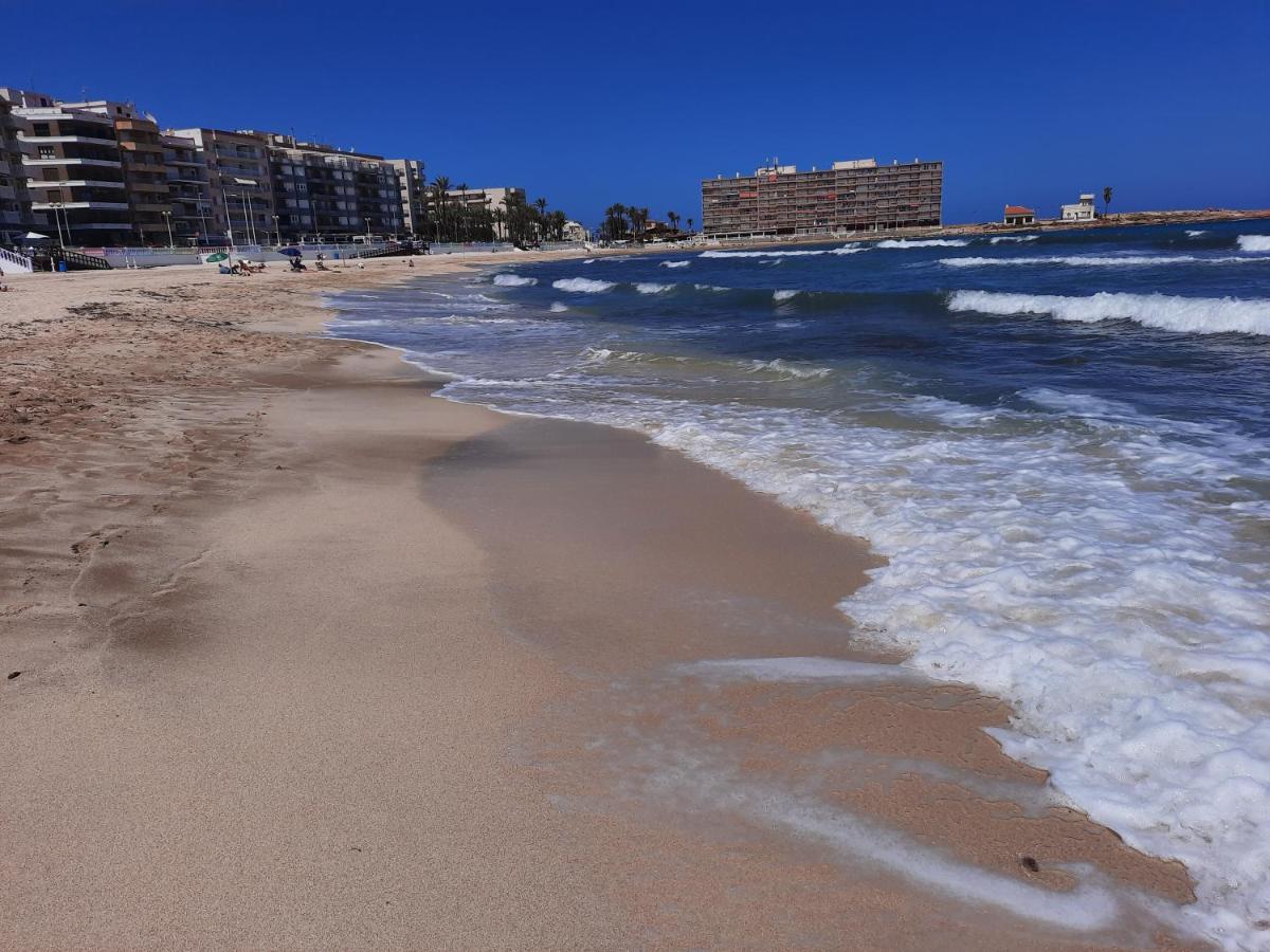 Moderno Apartamento Familiar Junto Al Mar - Conejito Apartman Torrevieja Kültér fotó