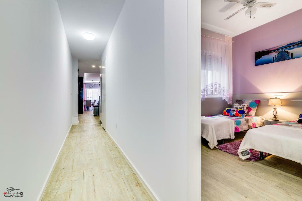 Moderno Apartamento Familiar Junto Al Mar - Conejito Apartman Torrevieja Kültér fotó